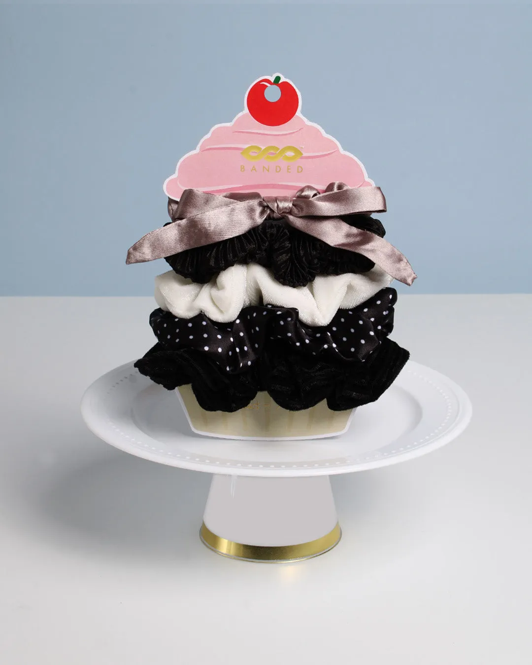 Cookies and Cream - Scrunchie Cakes