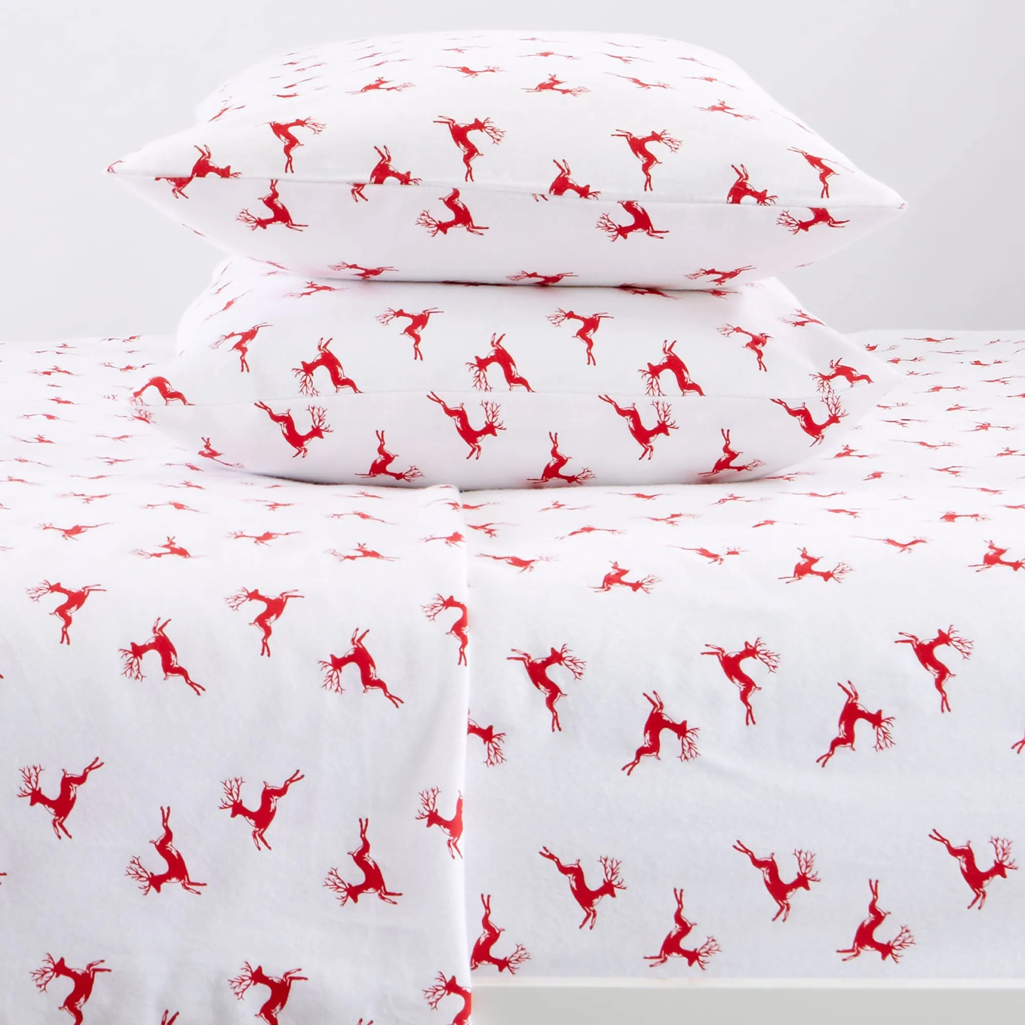 Great Bay Home Extra Soft Reindeer 100% Turkish Cotton Flannel Sheet Set. Warm, Cozy, Luxury Winter Bed Sheets. Belle Collection (Queen, Reindeer)