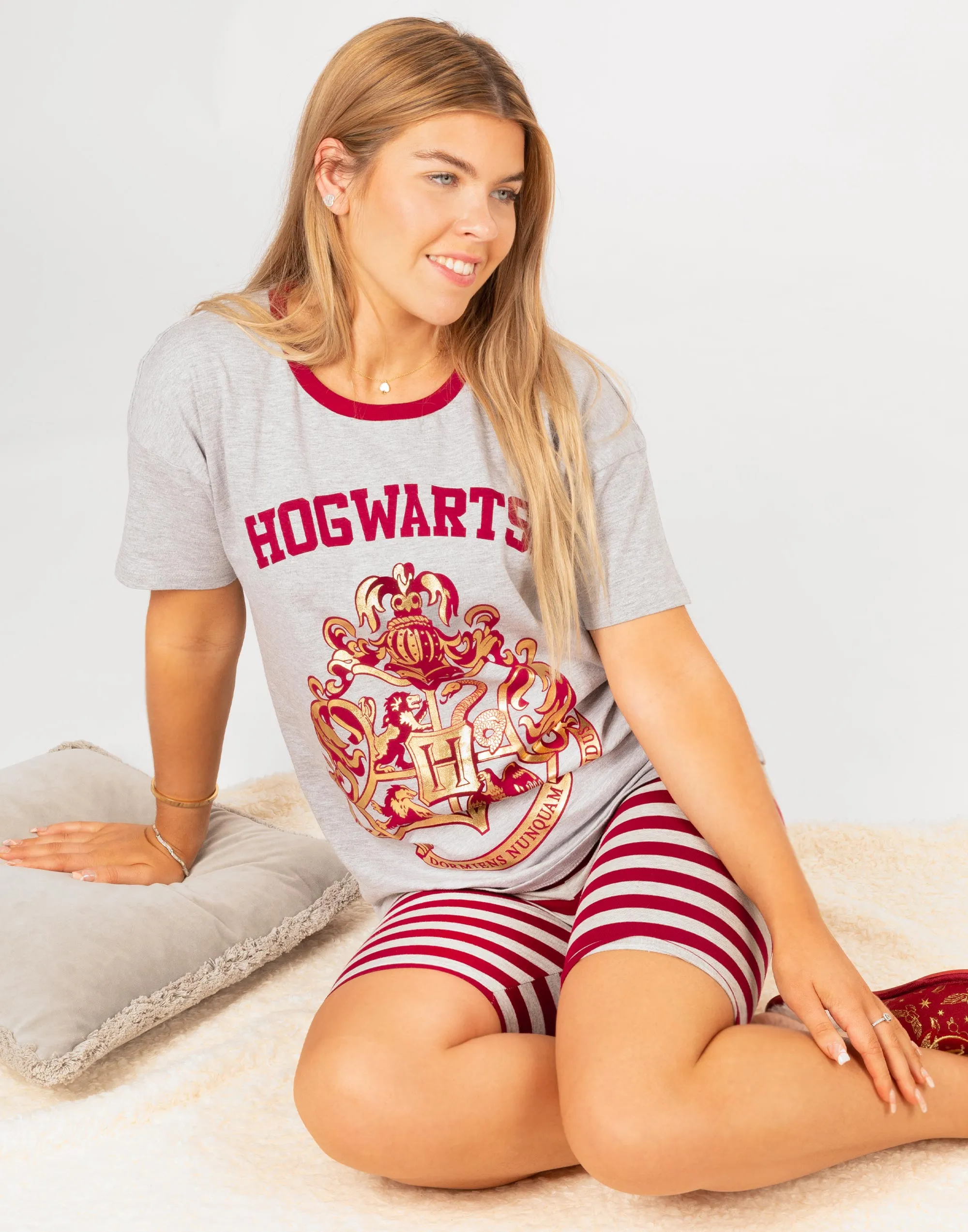 Harry Potter Ladies Pyjamas - Hogwarts T-shirt & Cycling Short Pyjama Set - Grey