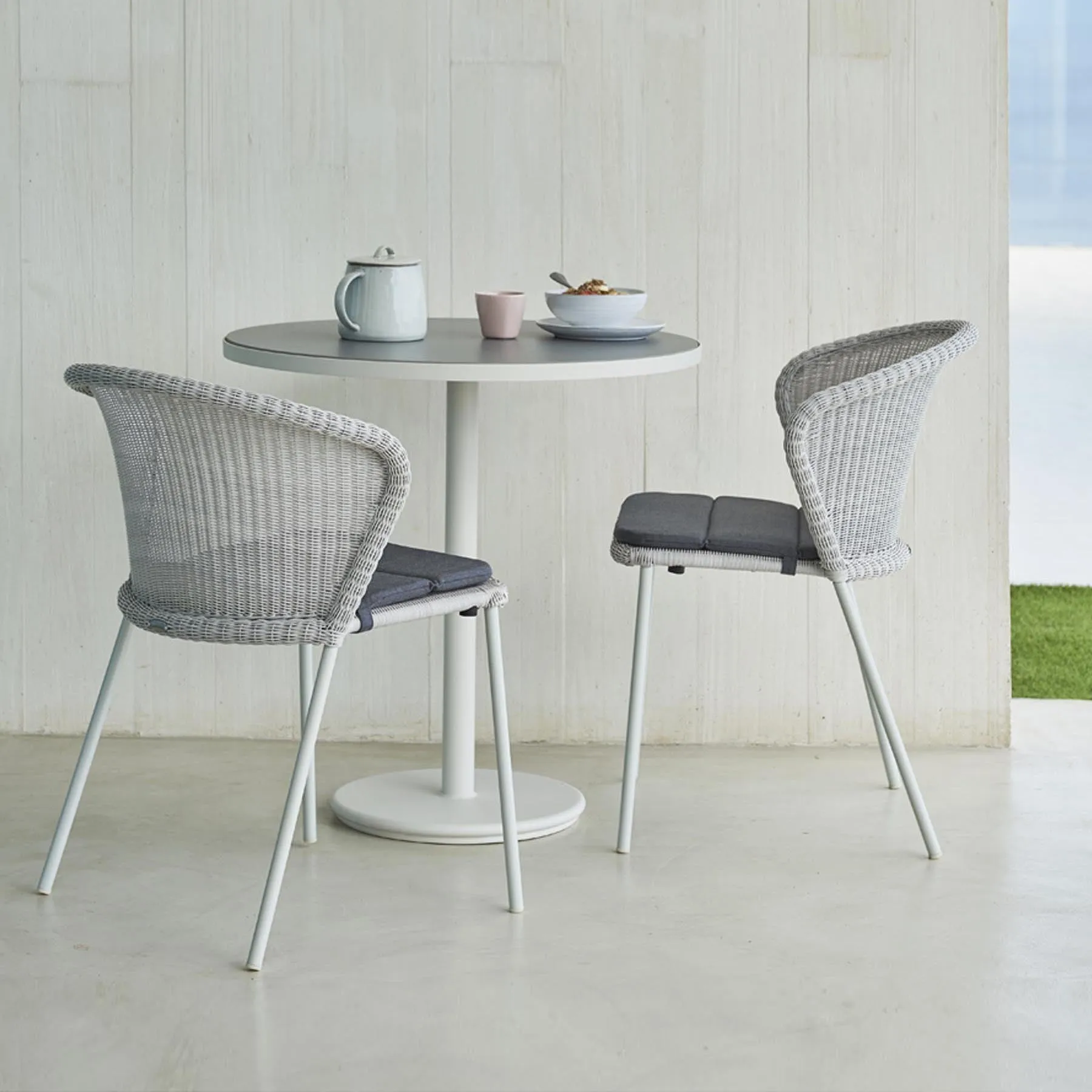 Lean Outdoor Stackable Chair